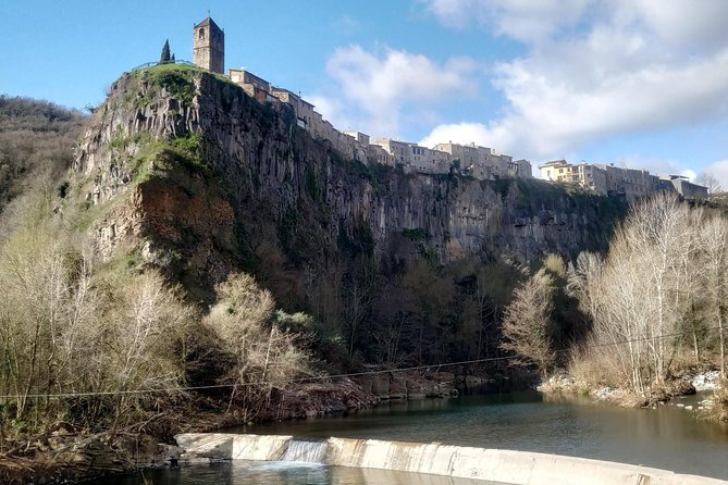 Medieval Villages & La Garrotxa Volcanic Zone Hiking. Small Group Tour - From Barcelona to La Garrotxa: the AC Minivan Start
