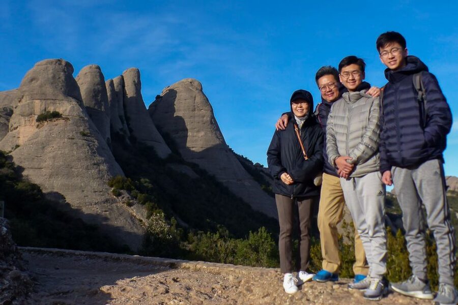 Montserrat: 6-Hour Tour with a Choice of 3 Levels of Hiking - The monastery stop: how 20 minutes can change the whole hike
