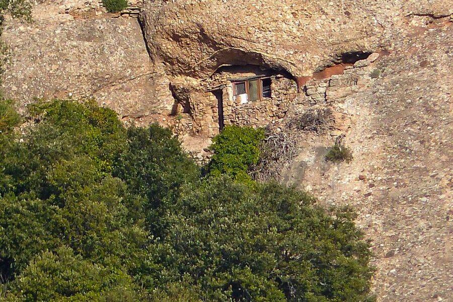 Montserrat: 6-Hour Tour with a Choice of 3 Levels of Hiking - Snack and picnic: simple, local, and timed for the summit mood