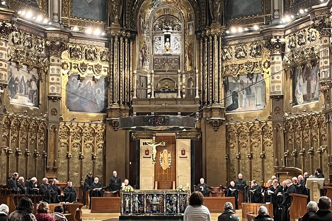 Montserrat Afternoon tour, easy hike and boys choir singing - A 5.5 hour Montserrat afternoon that stays relaxed