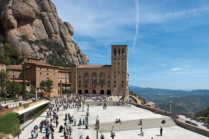 Montserrat Cardona and Salt Mountain Private Tour - Montana de Montserrat Walk, Flexible 30 Minutes of Big-View Reward