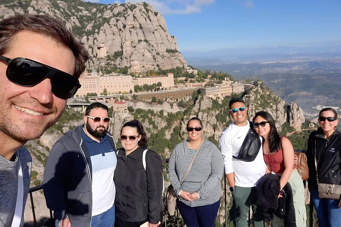 Montserrat Cardona and Salt Mountain Private Tour - Funicular de Sant Joan vs Aeri de Montserrat, Choose Your Comfort Level