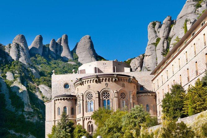 Montserrat: Cog-Wheel, Basilica, Black Madonna & Licor Tasting - Price and value: what $71.35 gets you