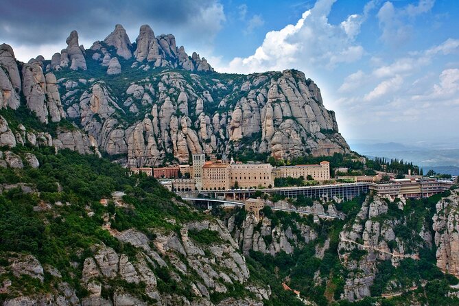 Montserrat, Girona & Costa Brava Small Group Tour with Pick-up - Tossa de Mar: medieval walls plus Costa Brava sea air