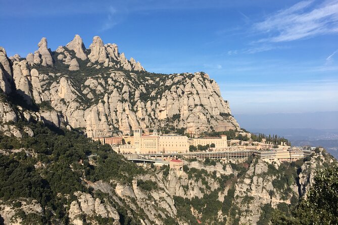 Montserrat Monastery and Mountain Half Day Hiking from Barcelona - The guides: why the day feels smooth