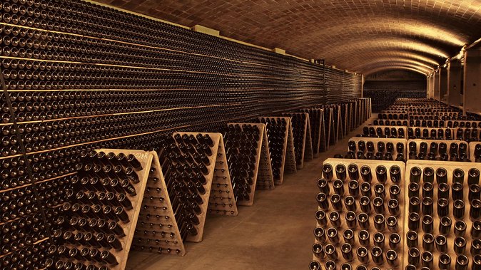 Montserrat Private Day Trip with Codorniu Cava Cellar Tasting - Lunch reality check: what you get, what you don’t, and how to plan