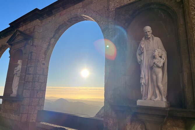 Montserrat very early : Hiking, Abbey, very small group - The hike up: 7.2 km, up to 365 m, and a stair-heavy start
