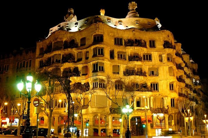 Night Tour of Barcelona by Sidecar Motorcycle - The Ride Experience: Helmets, Pace, and Where Kids Sit