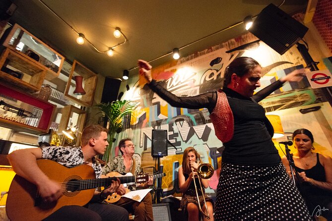 Nights of Authentic Flamenco and Local Gastronomy in El Born - Drinks: sangria and cocktails as part of the night