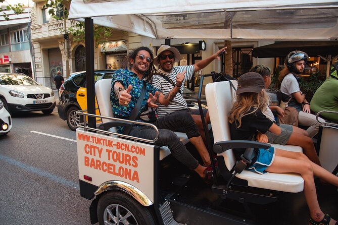 Official Tuk Tuk BCN l Barcelona 3 Hours City Tour - Arc de Triomf and the ride through parks and streets