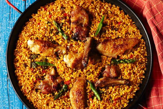 Paella Class & Bottomless Wine: Las Ramblas Views - In the kitchen: what you will do during the hands-on paella class