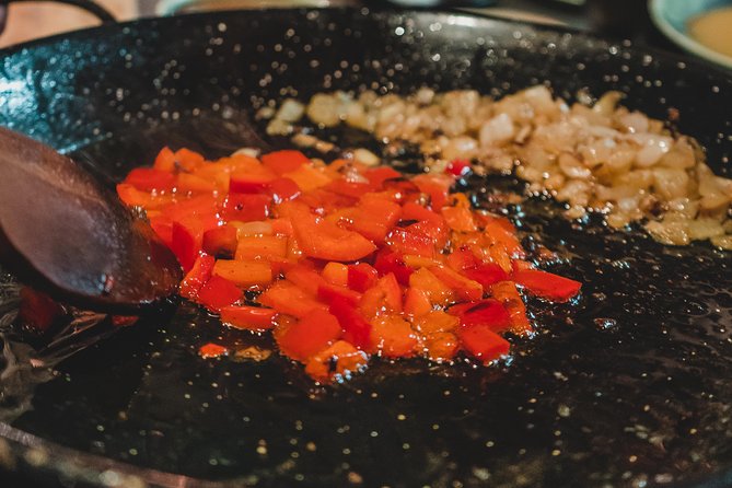 Paella Experience and Bottomless Wine in Barcelona - Price and Value: What You Are Paying For at $241.86