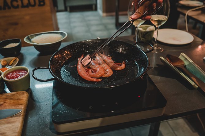 Paella Experience and Bottomless Wine in Barcelona - Tips to Make the Most of Your 2.5-Hour Paella Night