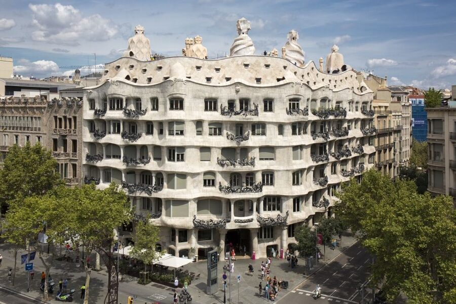 Panoramic Barcelona and Montserrat Excursion - The in-between free time: use it to eat like a local