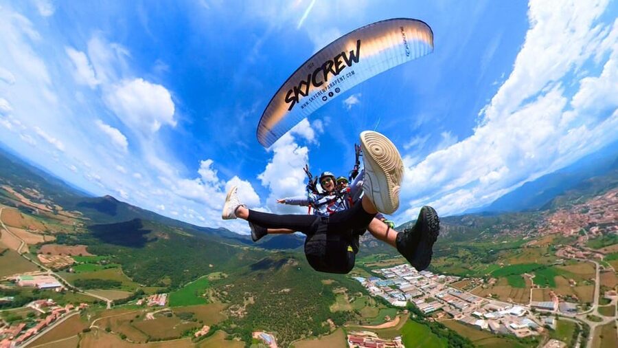 Paragliding: Experience the magic of flying near Barcelona. Report included - Key things I’d zero in on