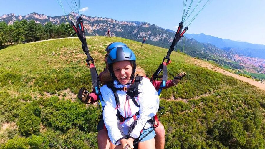 Paragliding: Experience the magic of flying near Barcelona. Report included - Paragliding Near Barcelona Over Òdena and Montserrat