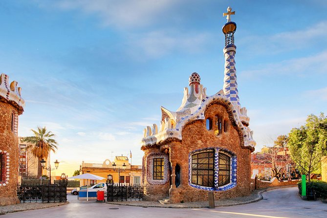 Park Guell Guided Private Tour - What Your Guide Actually Does Inside the Park