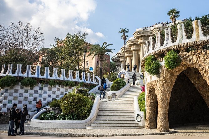 Park Güell Guided Tour in Barcelona - Casa Gaudí Museum stop that gives you a map in your head