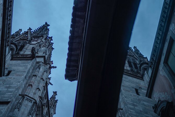Photo Walking Tour Barcelona Cathedral Gothic Quarter El Born - El Mon Neix En Cada Besada: a poetic pause in El Raval