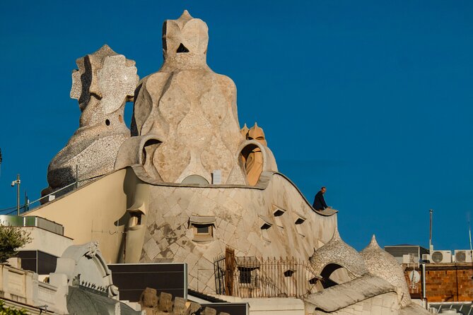 Photo Walking Tour Sagrada Familia and Gaudí in Barcelona - Phone-Friendly Photography That Still Looks Professional
