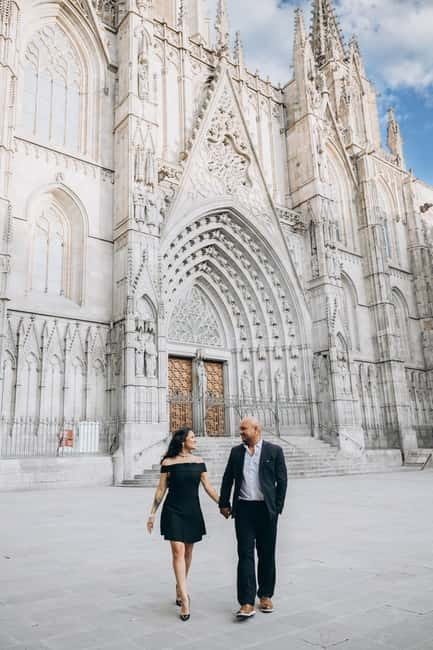 Photographer in Barcelona - Solo, couple, or group portraits, and how the direction helps