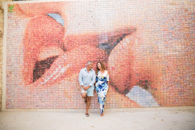 Photoshoot tour in Barcelona Secret Corners - Photo delivery and choosing your best shots