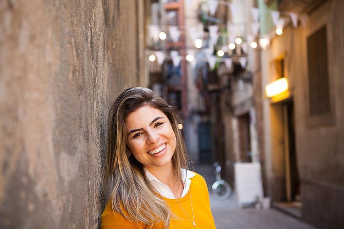 Photoshoot tour in Barcelona Secret Corners - Small-group dynamics: why max 15 travelers helps your photos