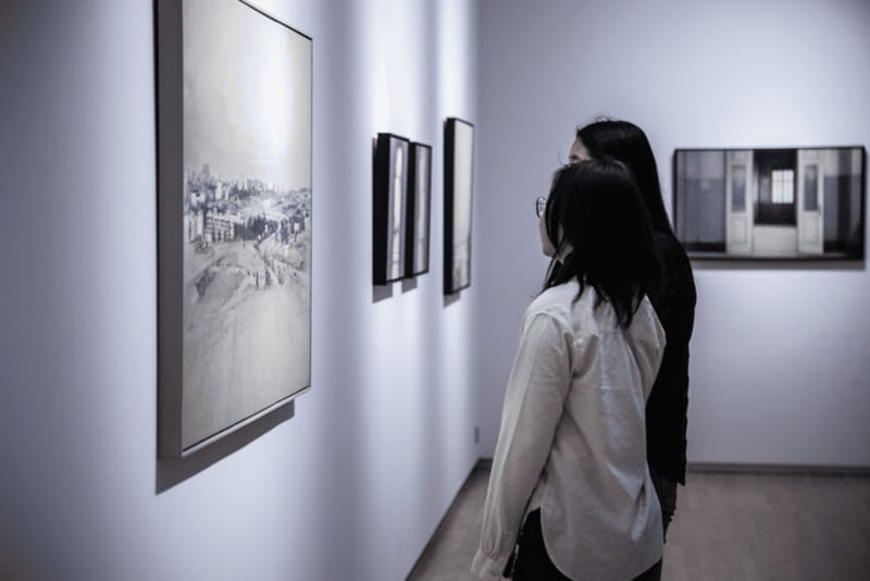 Picasso Museum and Walking Tour Plus Wine Tasting Upgrade - Sala Parès, a paint shop turned gallery stop