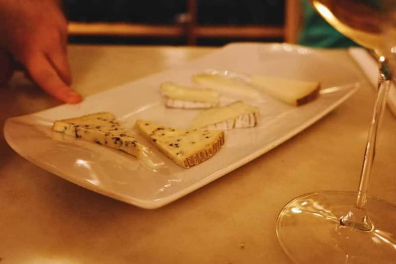 Picasso Museum and Walking Tour Plus Wine Tasting Upgrade - Optional wine and cheese upgrade at Vila Viniteca