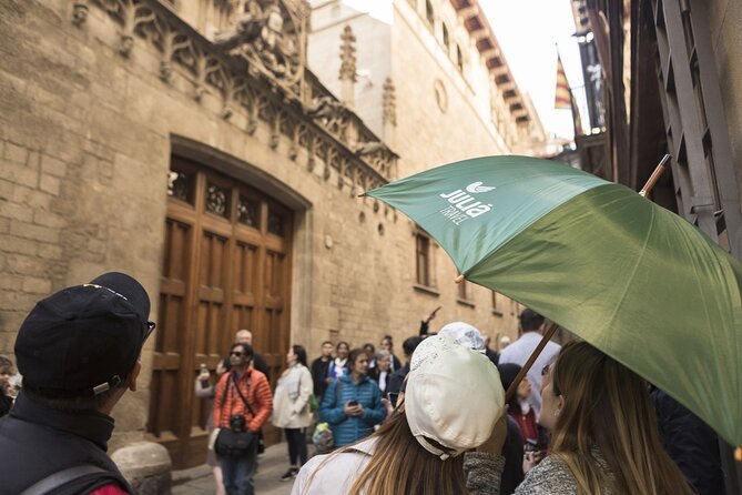 Picasso Museum Guided Tour in Barcelona - Meeting at Plaça del Fossar de les Moreres, and The Easy Walk Up