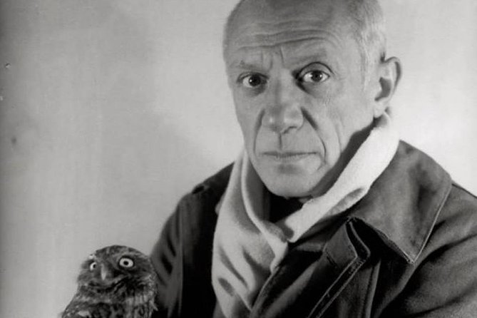 Picasso Museum private tour and walk in El Born district - A private Picasso plan that saves you time and helps you see