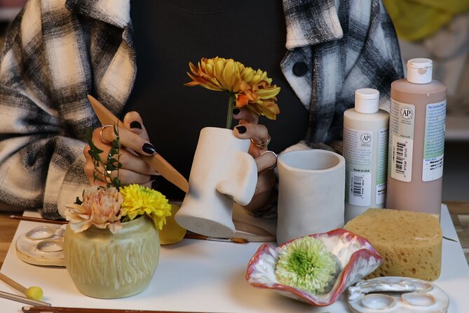 Pottery Workshop and Wine – Barcelona - Arriving at Tiwona in Ciutat Vella, and what your studio time feels like