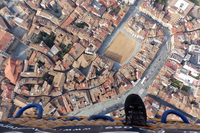 Pre-Pyrenees Balloon Flight with optional pick-up in Barcelona - Pilot, Pace, and Group Size: What a Max-18 Flight Feels Like