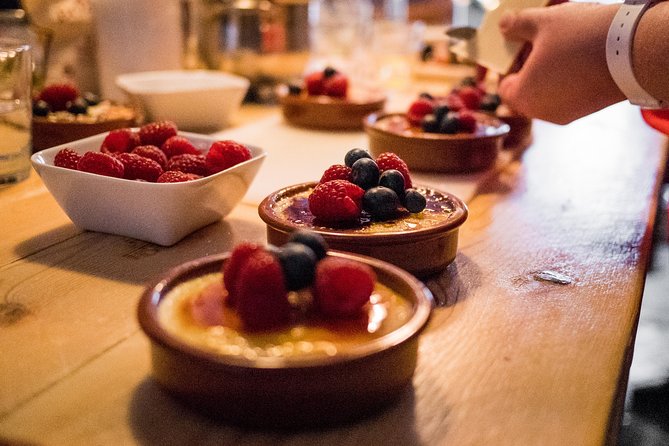 Premium Paella Cooking Class & 10 Spanish Tapas - The 10 tapas and wine tasting: how the meal is paced