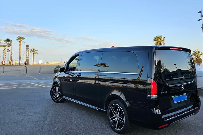 Premium Private Transfer from BCN Airport to Barcelona City Centre - The 30-minute ride from BCN to Barcelona city centre