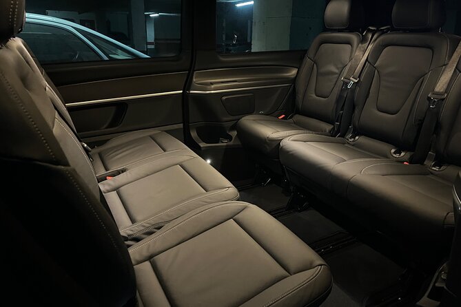 Premium Private Transfer from BCN Airport to Barcelona City Centre - Luggage, private car comfort, and the real value of up to 7