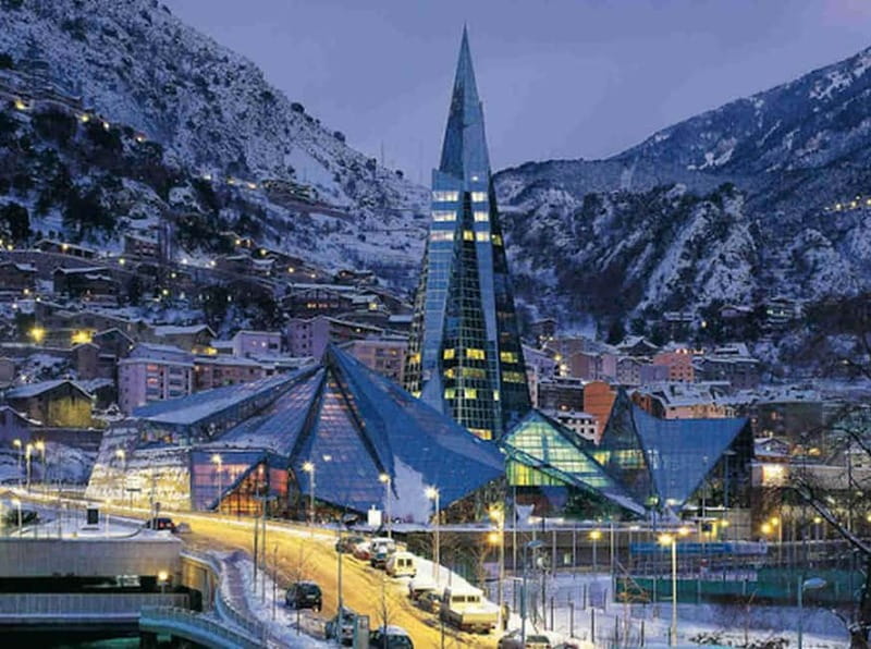 Private Andorra or Pyrinees Ski / Snowboard Tour Day trip - Morning flow: from pickup to first ski moment