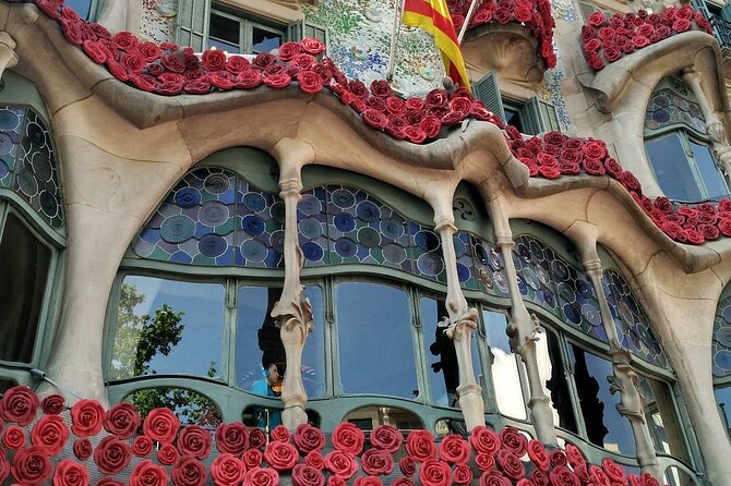 Private Barcelona and Sagrada Familia Tour with Hotel Pick-up - Price and what this half-day tour really buys you