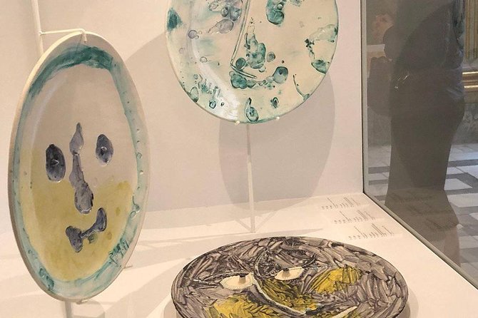 Private Barcelona Art and Tapas Walking Tour with Picasso Museum - Stop One in El Born: Pintxos You Can Taste Without Overthinking