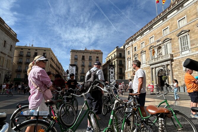 Private Barcelona Bike or E-Bike Tour - The 3-hour route: from Gothic landmarks to the sea breeze