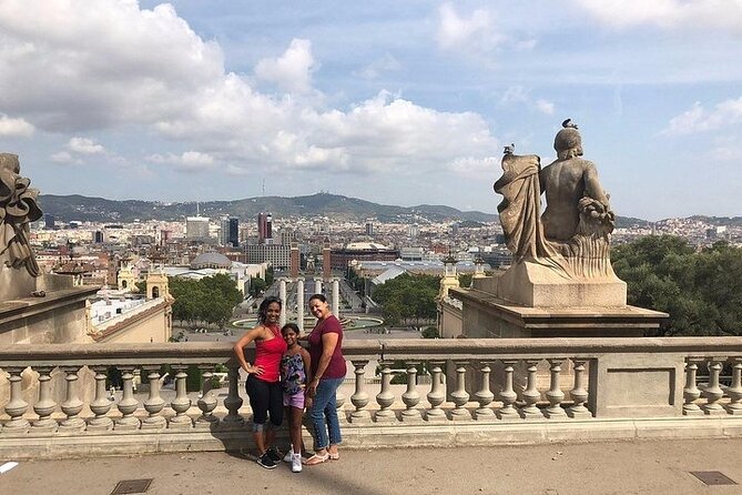 Private Barcelona Highlights: Gothic Sagrada Familia & Park Güell - Breakfast at Santa Maria del Mar, and why that timing matters