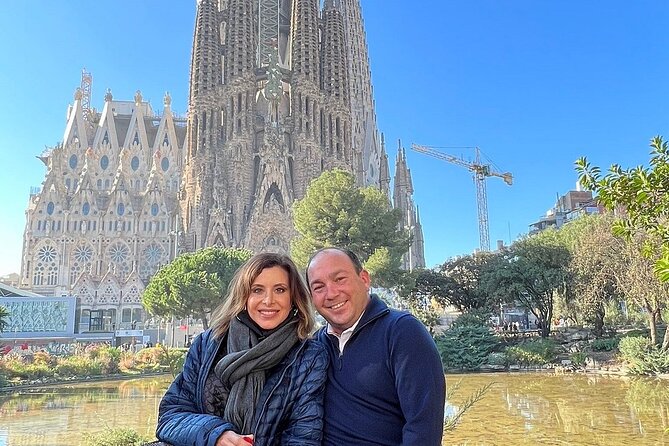 Private Barcelona Highlights: Gothic Sagrada Familia & Park Güell - Park Güell with public areas walking and skip-the-line entry