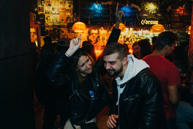 Private Barcelona Nightlife & Hidden History Tour with Drinks - Gothic Quarter at night: Winding lanes, music, and a surprise cocktail