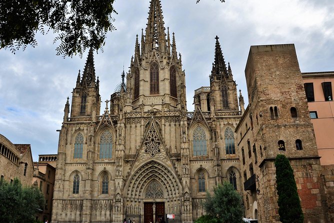 Private Barcelona Old Town and Gothic Quarter Walking Tour - Ciutat Vella: Where Roman Barcelona Shows Up in Plain Sight