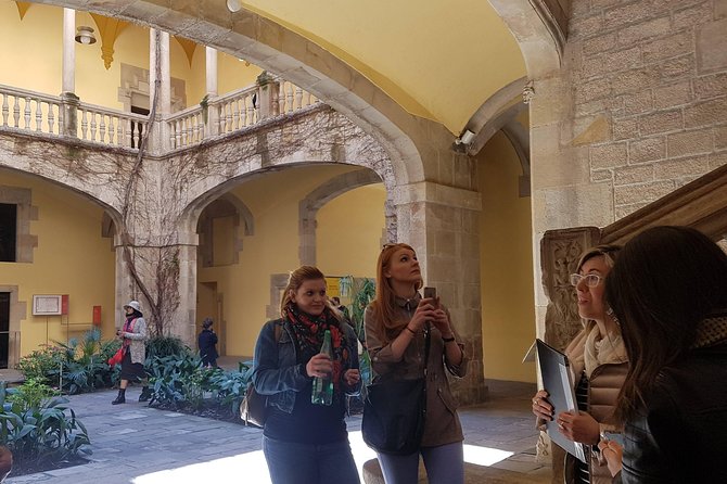 Private Barcelona Old Town and Gothic Quarter Walking Tour - Basilica de Santa Maria del Mar: Catalan Gothic That Feels Human
