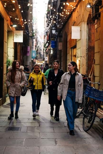 Private Barcelona Walk: Roman Roots & Gothic Gems in 2 Hours - Roman Barcino to Gothic Barcelona: how the route teaches the city