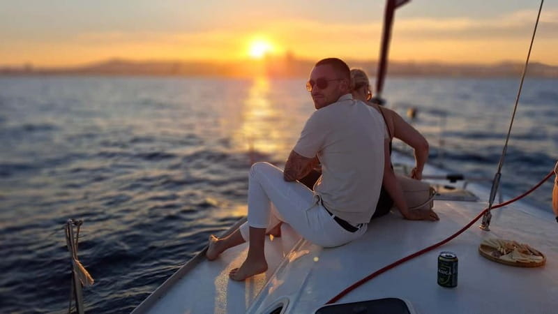 Private boat with an open bar and snacks - The 30-minute swim stop, when the skyline becomes your background