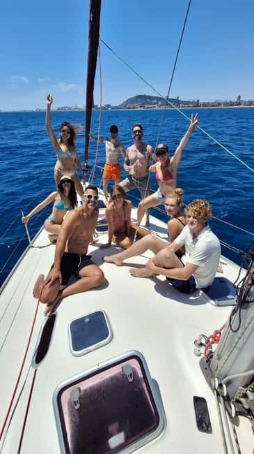Private boat with an open bar and snacks - Open bar drinks and snacks, plus a social onboard vibe