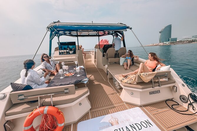 Private Charter in Catamaran Alexa by Barcelona 12 pax 2/4/8 HS - Who Should Book Catamaran Alexa?