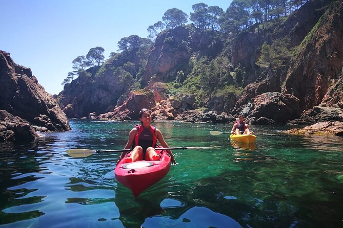 Private Costa Brava Kayak Experience with Snorkel from Barcelona - Picnic Lunch on the Beach: Fuel, Shade, and Good Pacing